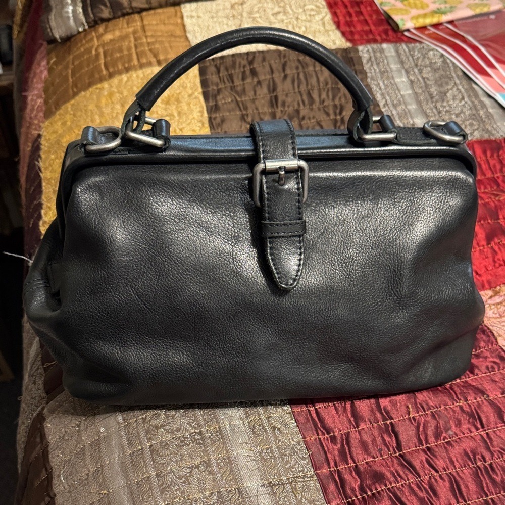 Clarks Black Leather Doctor Bag Satchel Handbag‎ Vintage Crossbody Strap NWOT